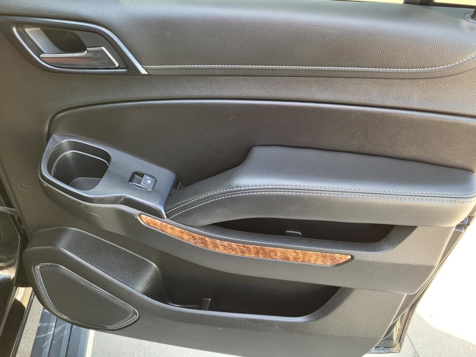 Used 2019 Chevrolet Suburban Premier w/ Premier Plus Edition RWD image 13