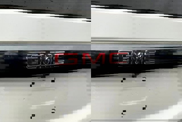 Used 2022 GMC Yukon AT4 image 31