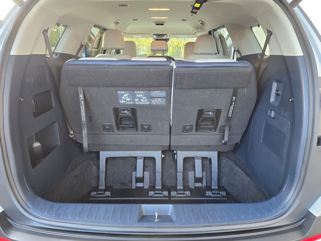 Used 2026 Kia Carnival EX FWD image 14
