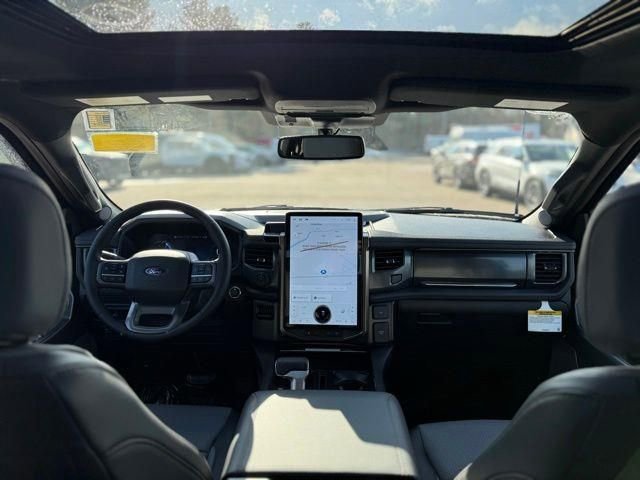 Used 2025 Ford F150 Lightning Lariat AWD/4WD image 29