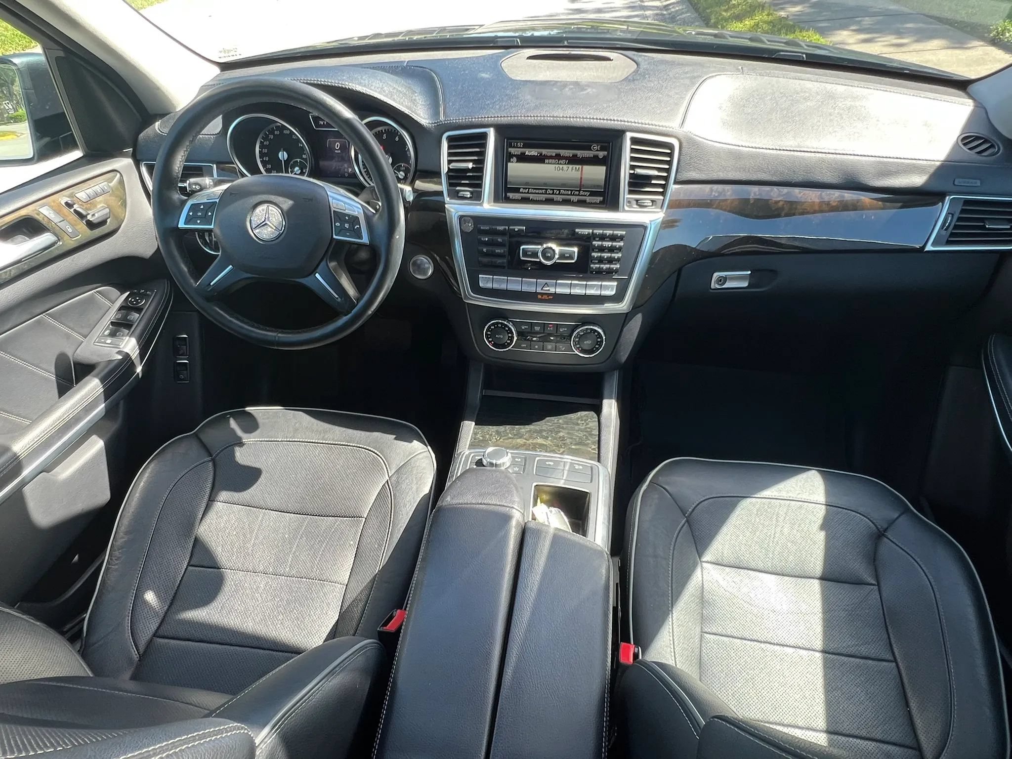 Used 2014 Mercedes-Benz GL 450 4MATIC w/ Lighting Package image 31