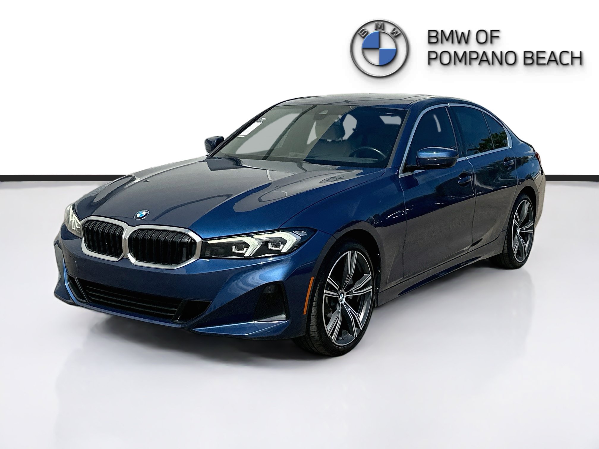Used 2024 BMW 330i Sedan w/ Premium Package RWD image 3