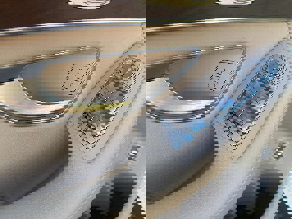 Used 2022 Mercedes-Benz GLC 300 4MATIC image 13