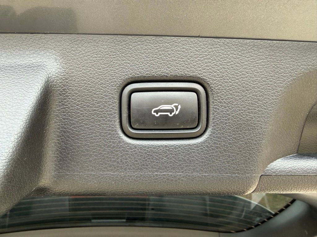 Used 2022 Hyundai Palisade Limited w/ Cargo Package image 12