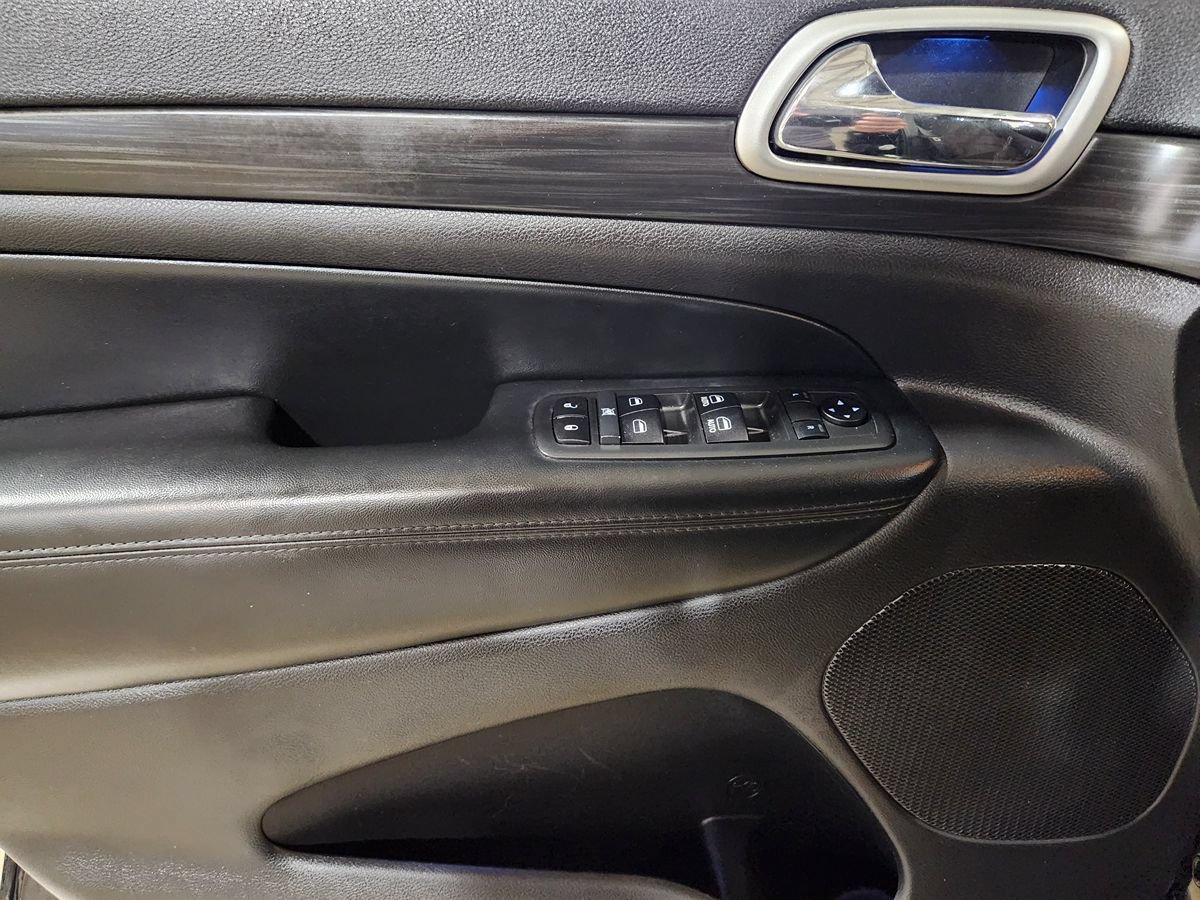 Used 2019 Jeep Grand Cherokee Laredo RWD image 41