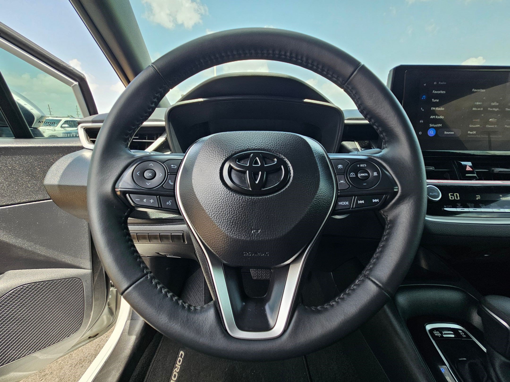 Used 2026 Toyota Corolla SE FWD image 17