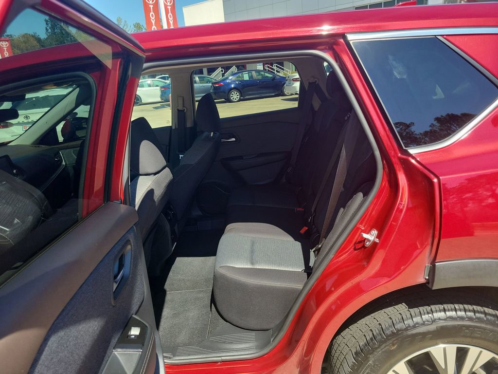 Used 2021 Nissan Rogue SV image 29