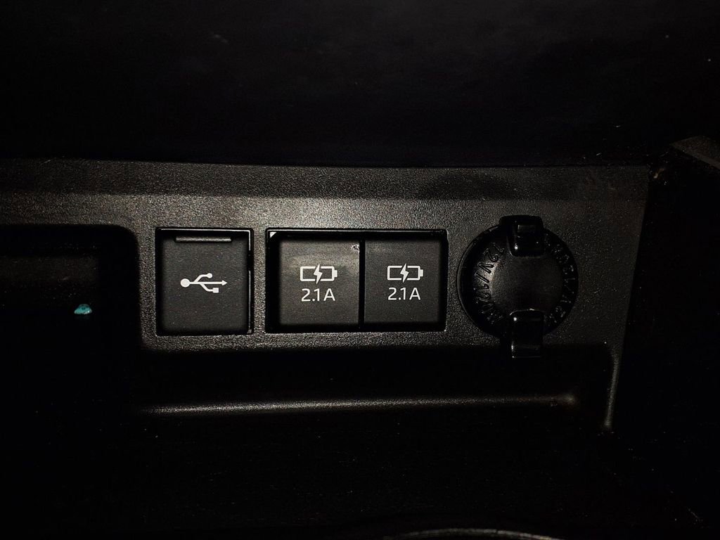 Used 2021 Toyota Highlander XSE image 25