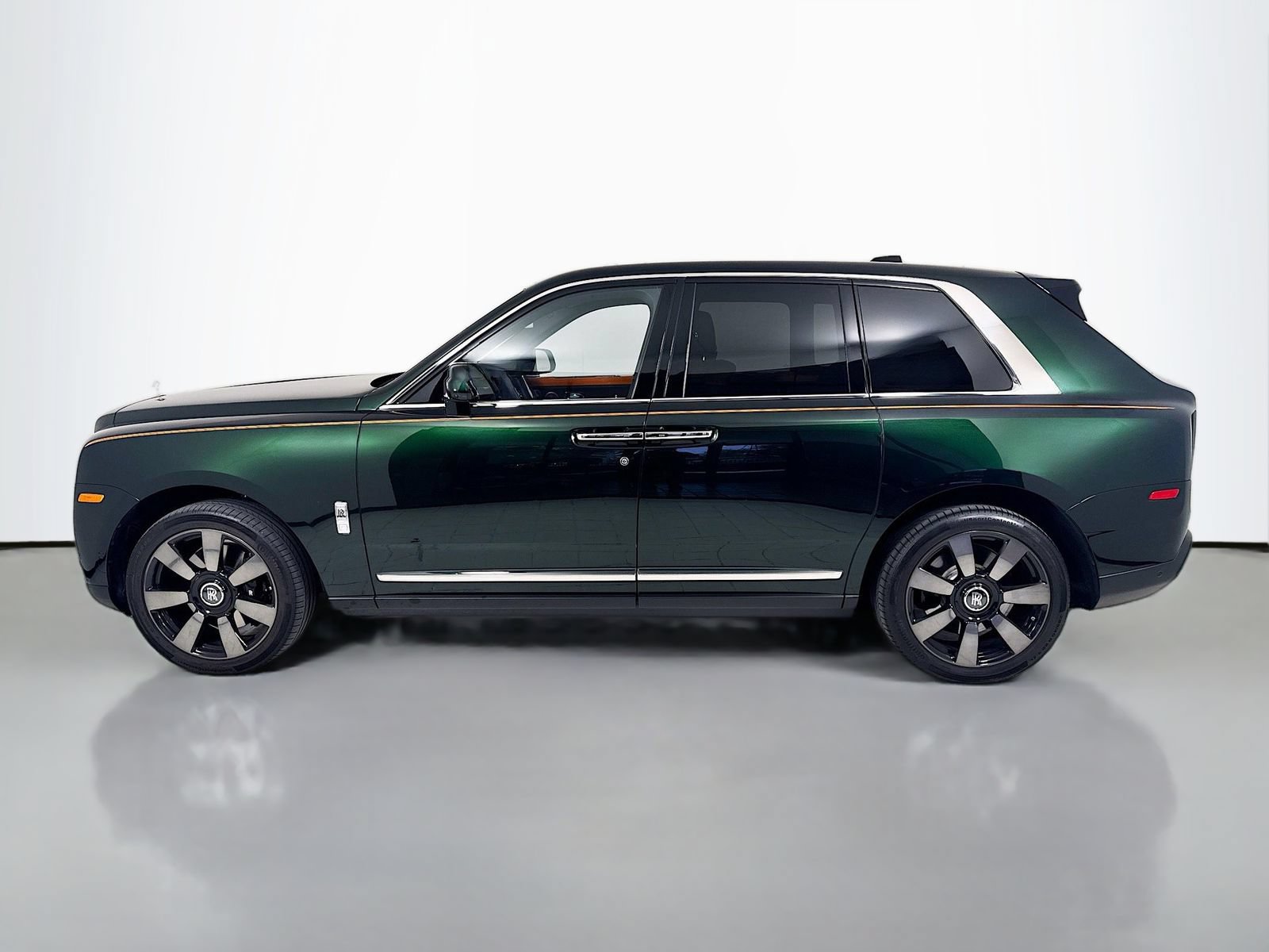 Certified 2023 Rolls-Royce Cullinan w/ Cullinan Package AWD/4WD image 3
