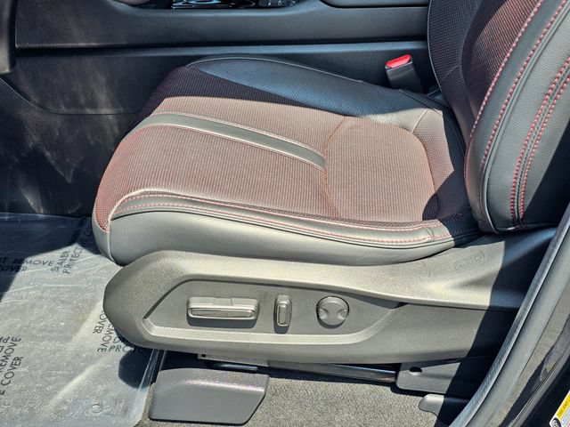 Used 2025 Honda Pilot Black Edition image 18