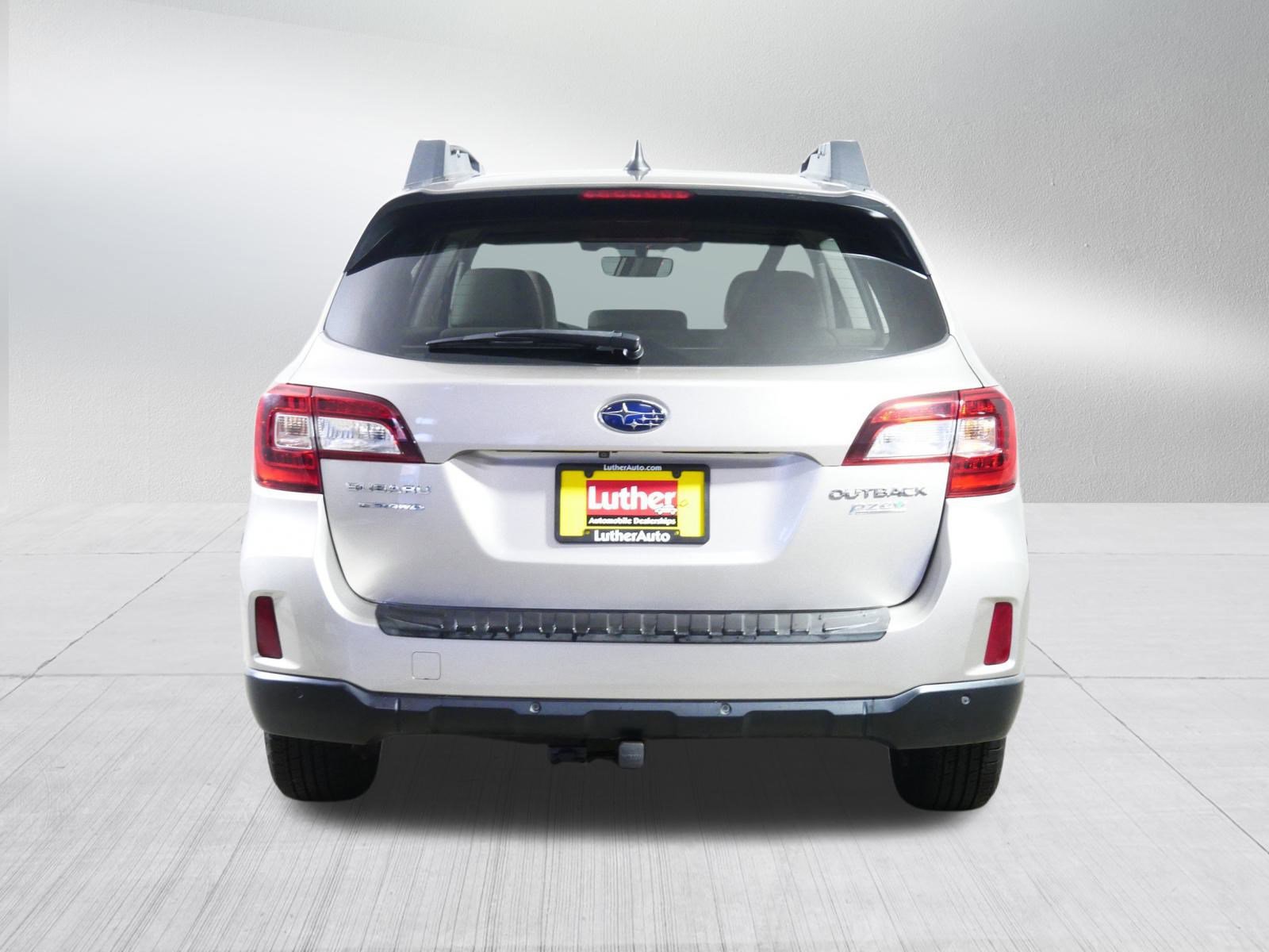 Used 2017 Subaru Outback 2.5i Limited image 6