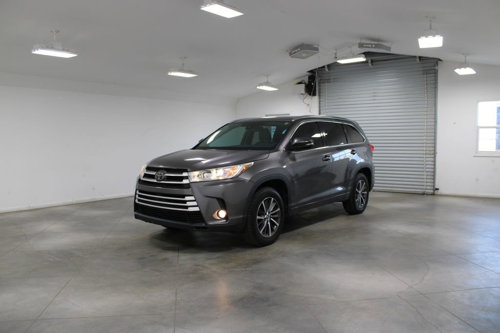 Used 2018 Toyota Highlander XLE FWD image 4