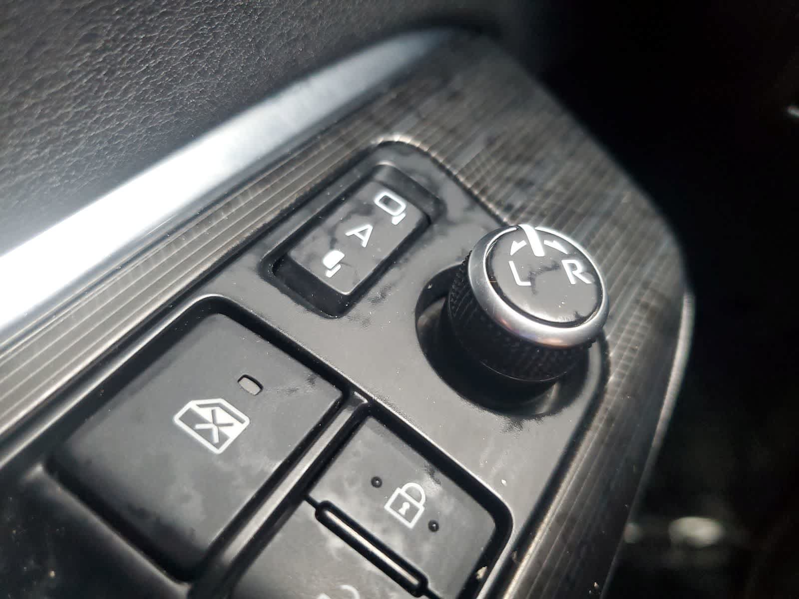 Used 2021 Toyota Venza XLE AWD/4WD image 25