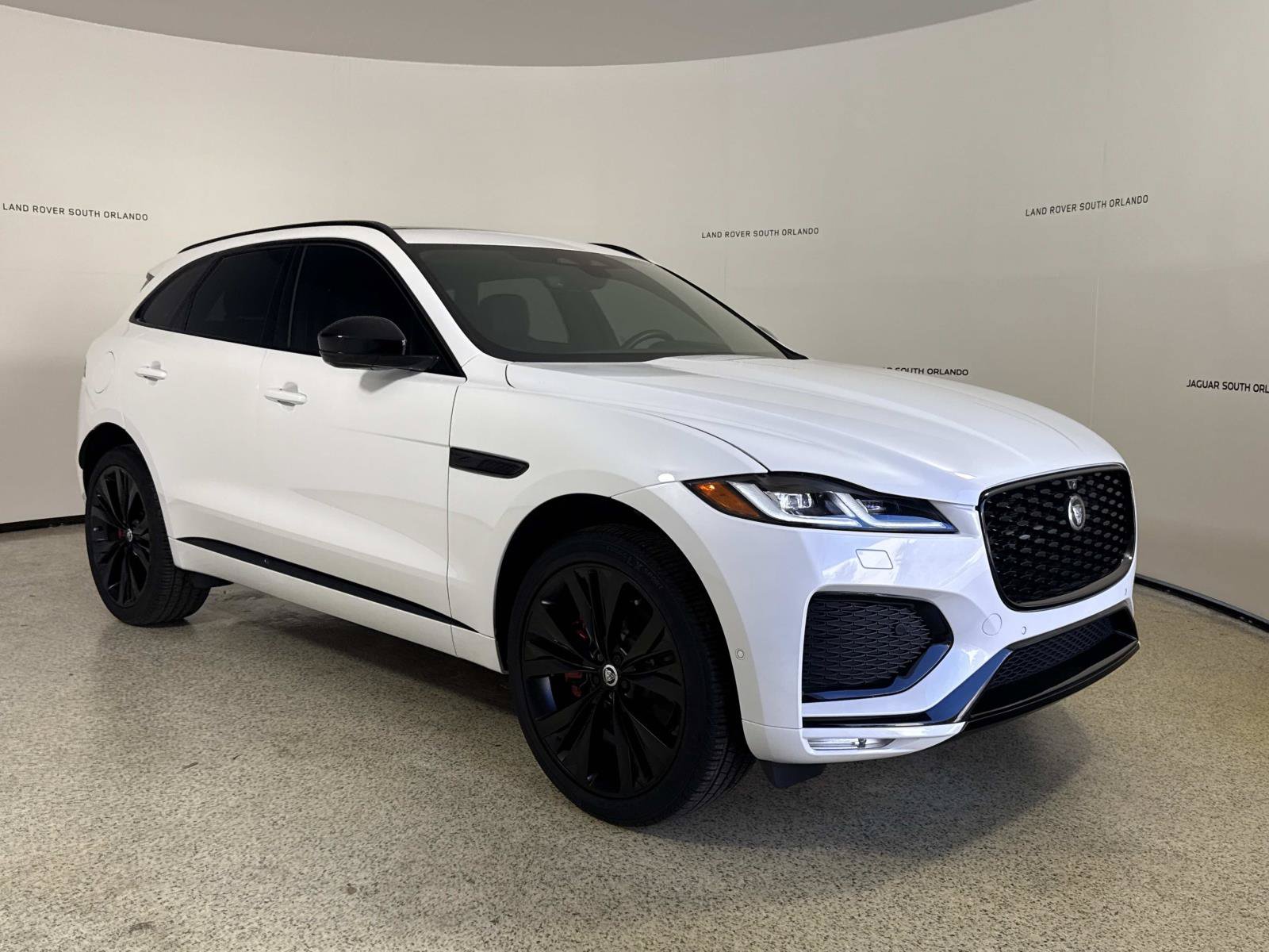 Certified 2026 Jaguar F-PACE R-Dynamic S AWD/4WD image 7