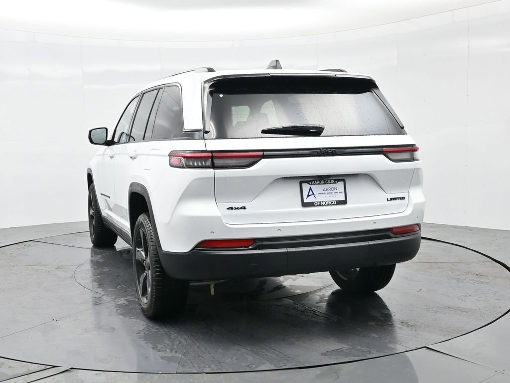 New 2025 Jeep Grand Cherokee Limited w/ Black Appearance Package image 4