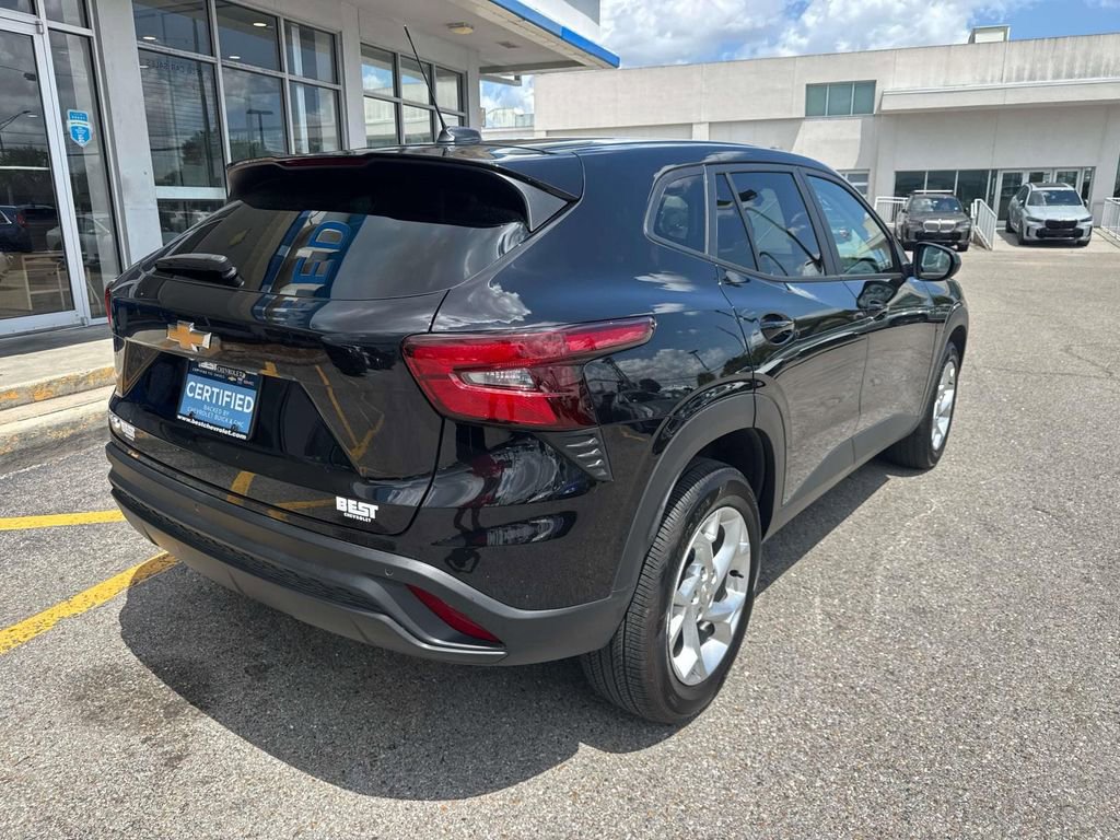 Certified 2025 Chevrolet Trax LS w/ LS Convenience Package FWD image 8