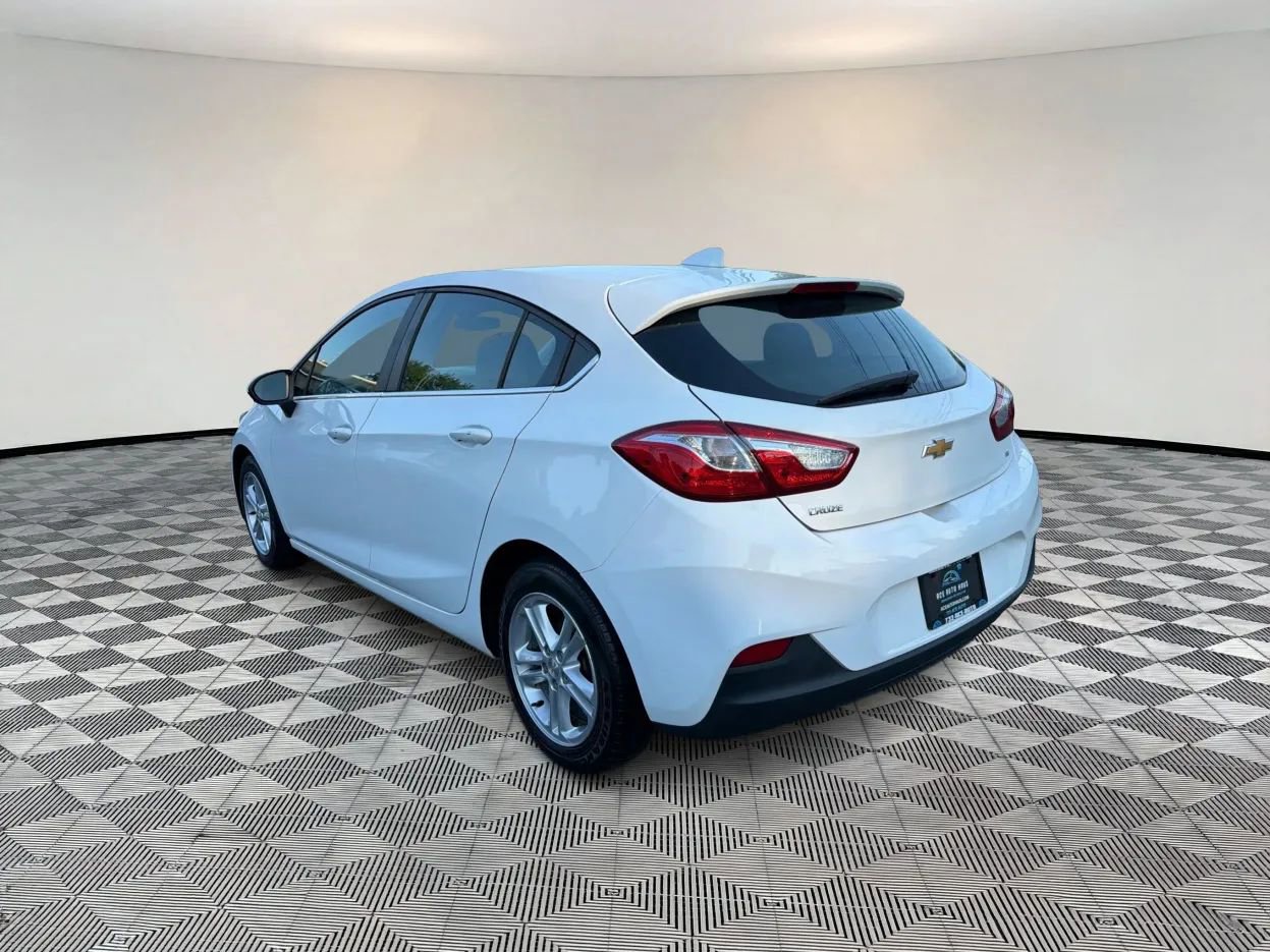 Used 2017 Chevrolet Cruze LT w/ Sun And Sound Package FWD image 5