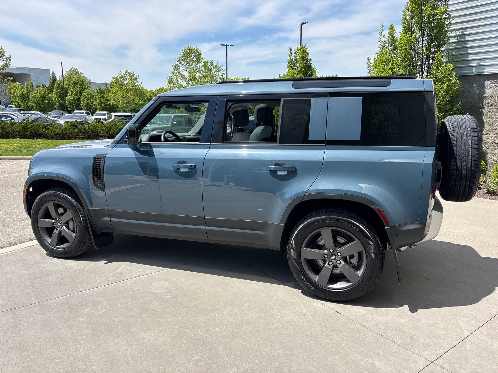 Used 2025 Land Rover Defender 110 S AWD/4WD image 8