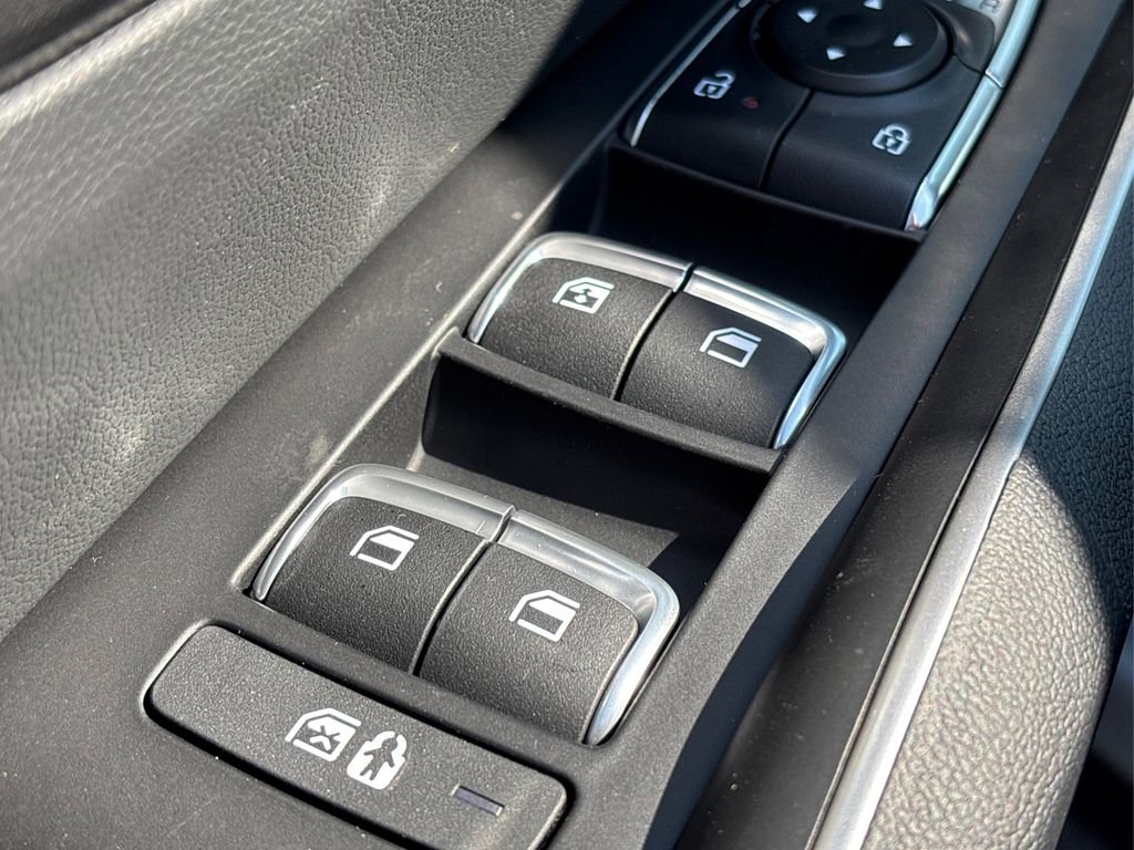 New 2026 Kia Sorento S w/ S Panoramic Sunroof Package image 27