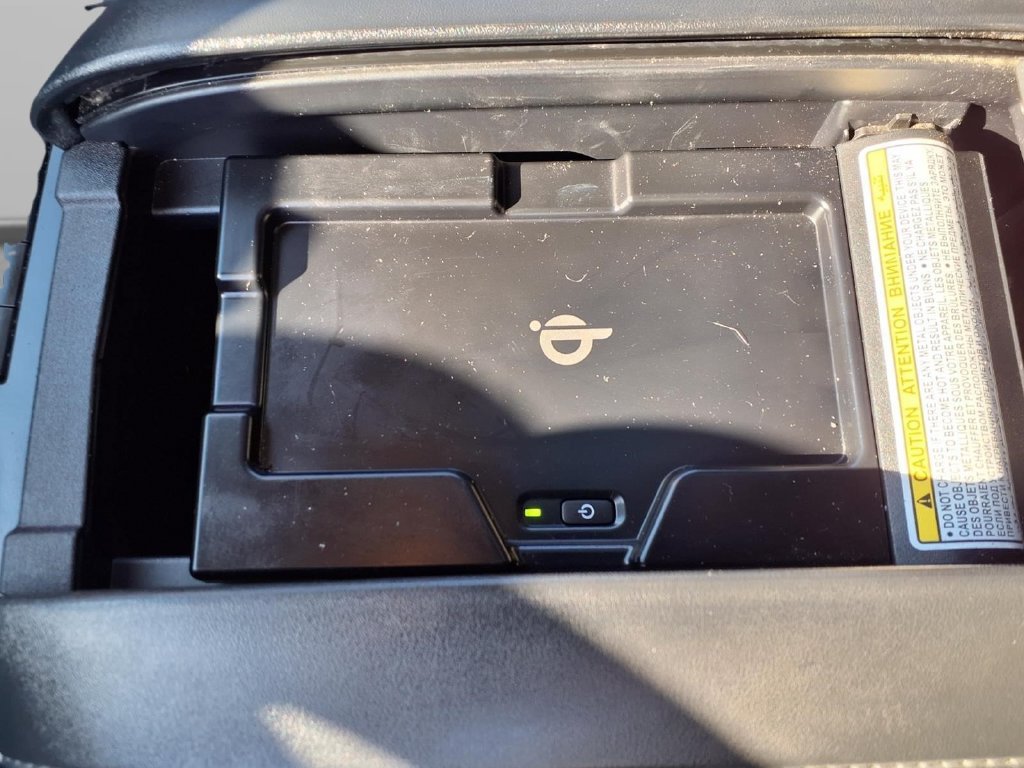 Used 2022 Toyota Highlander XLE FWD image 13
