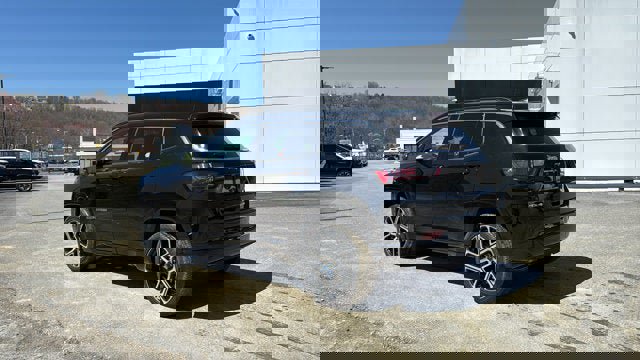 Certified 2025 Jeep Compass Limited w/ Elite Group AWD/4WD image 8