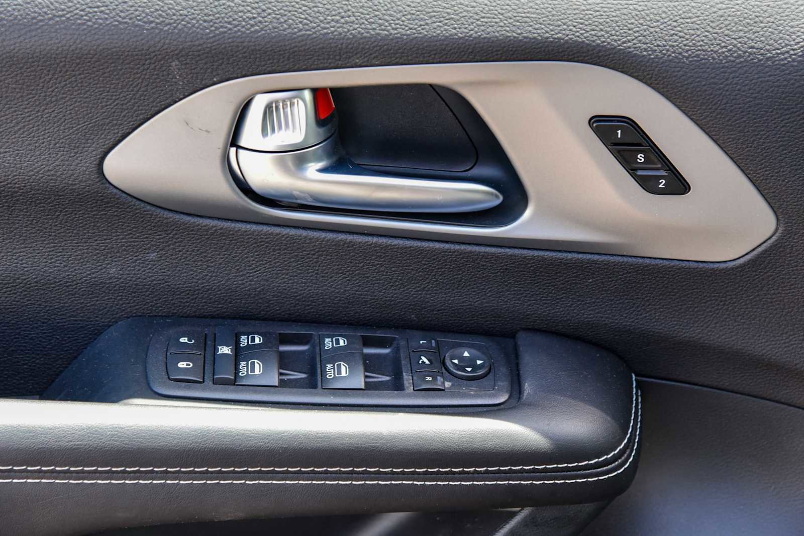 New 2027 Chrysler Pacifica Limited AWD/4WD image 15