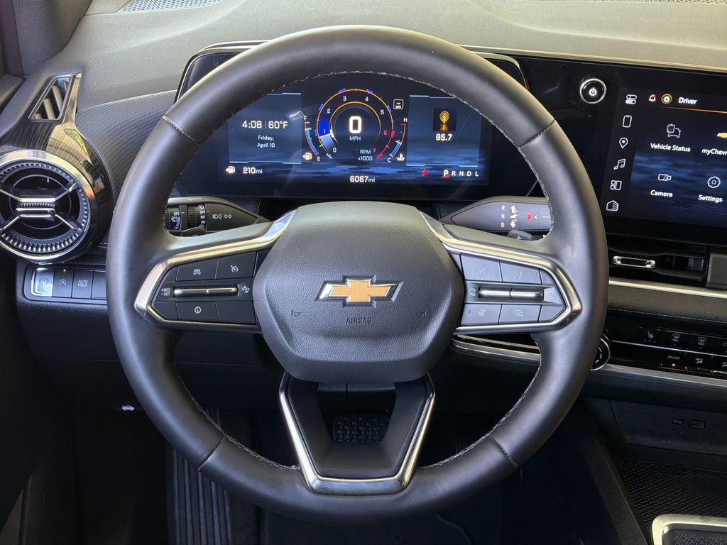 Used 2026 Chevrolet Equinox LT image 4