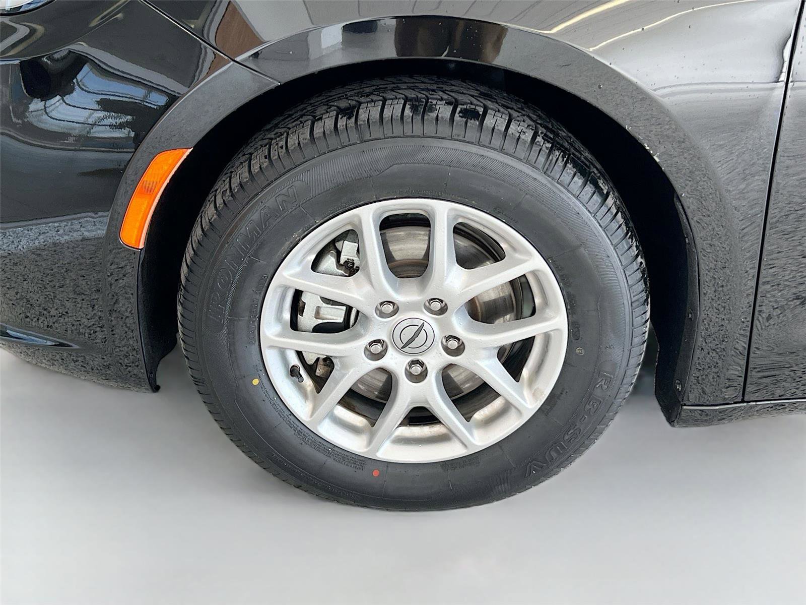 Used 2024 Chrysler Pacifica Touring-L FWD image 29