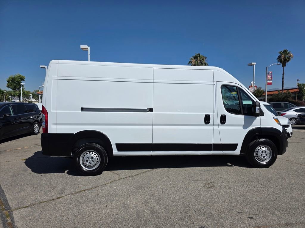 Used 2025 RAM ProMaster 2500 w/ Convenience Group FWD image 4