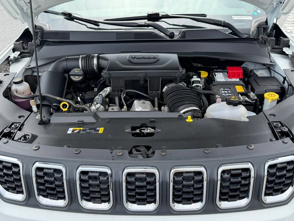 Used 2025 Jeep Compass Latitude w/ Sun & Sound Group AWD/4WD image 39