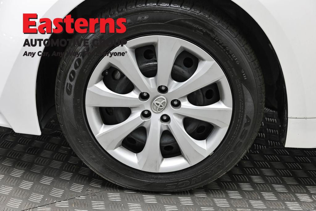 Used 2024 Toyota Corolla LE image 32