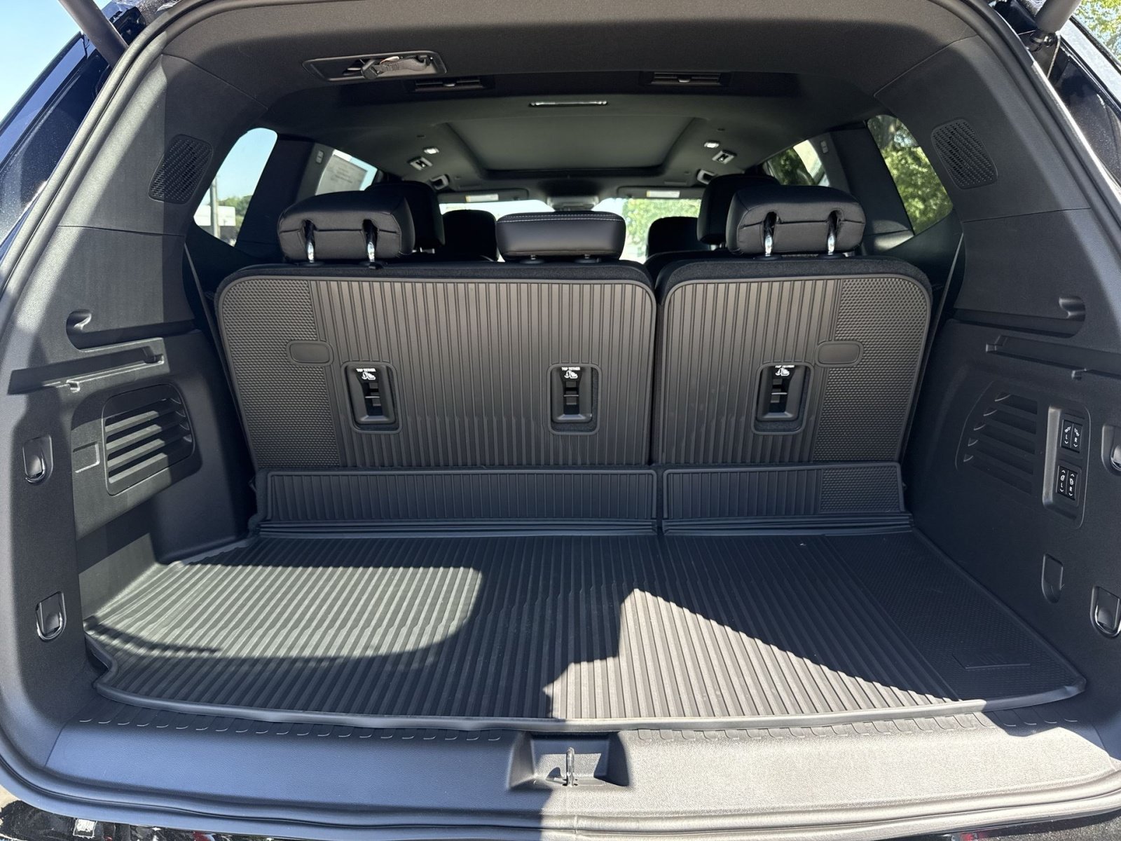 New 2026 Buick Enclave Avenir w/ Super Cruise Package FWD image 28