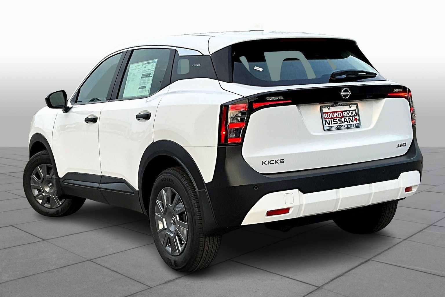 New 2025 Nissan Kicks S image 7