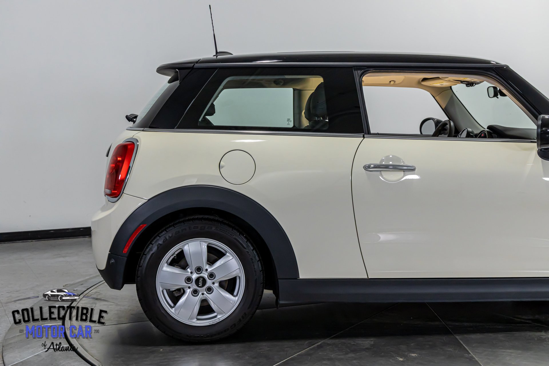 Used 2018 MINI Cooper 2-Door Hardtop image 30