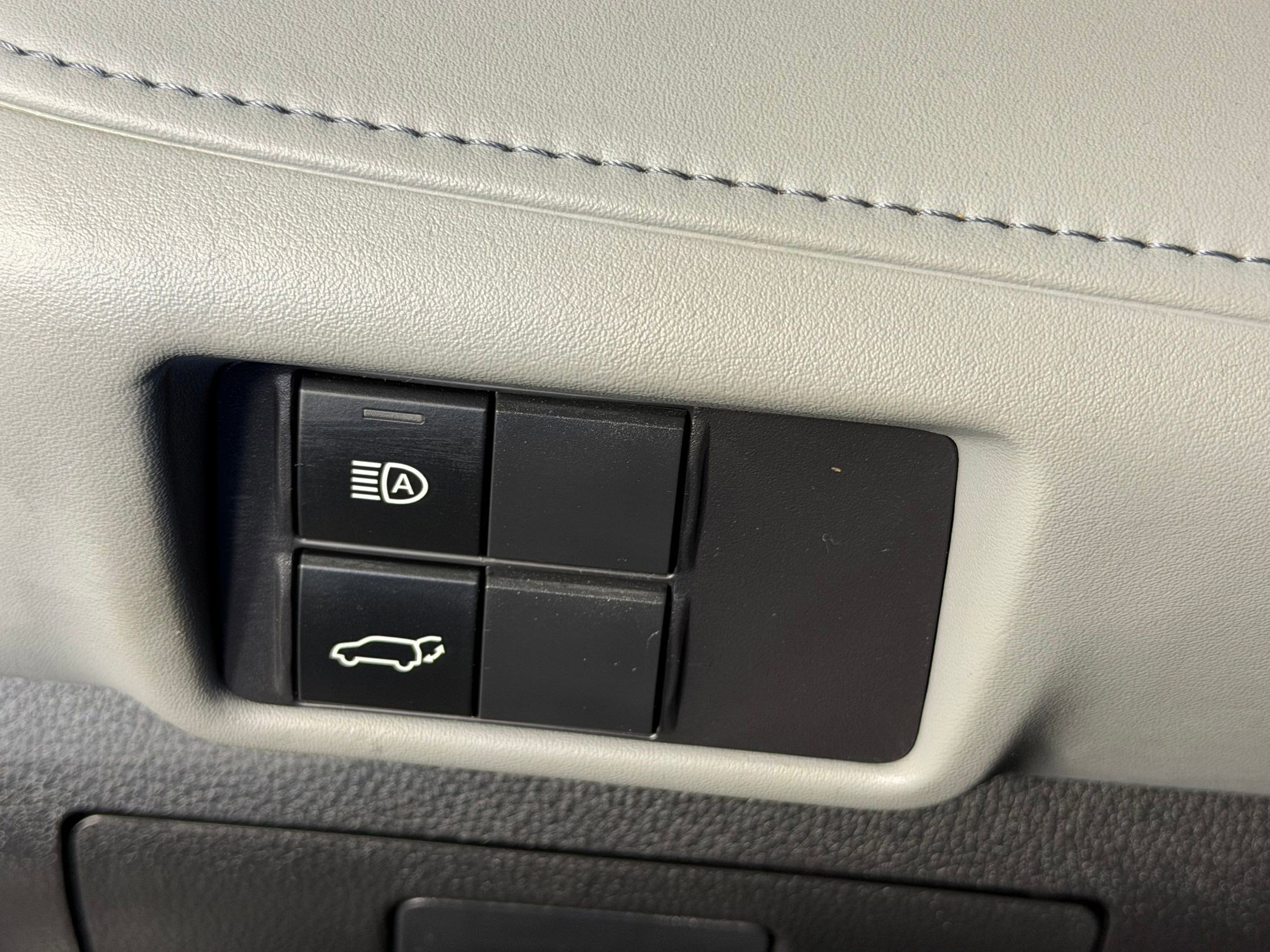 Used 2023 Toyota Highlander XLE image 14