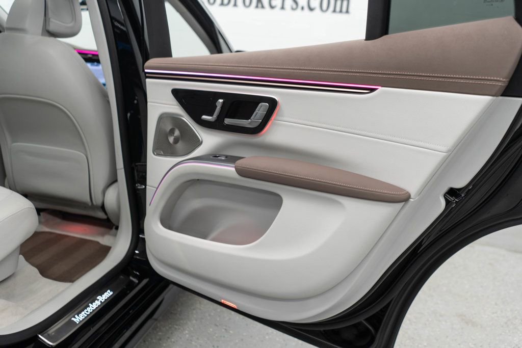 Used 2023 Mercedes-Benz EQS 580 4MATIC SUV image 36