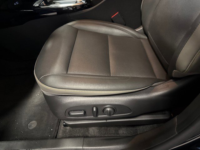 Used 2025 Chevrolet Trax ACTIV w/ Driver Confidence Package image 16