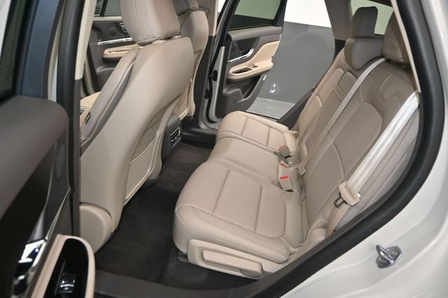 Used 2024 Lincoln Corsair Reserve FWD image 11