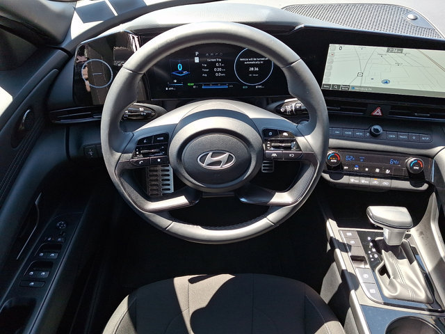 Certified 2025 Hyundai Elantra SEL FWD image 11