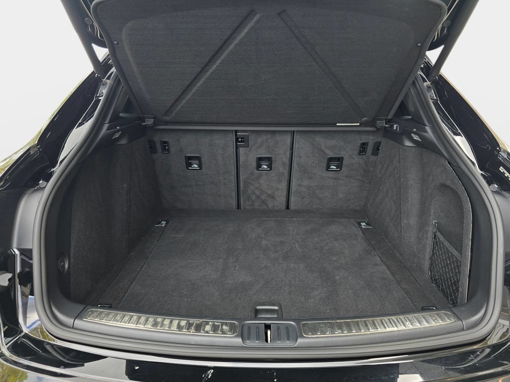 Used 2023 Porsche Macan AWD/4WD image 14