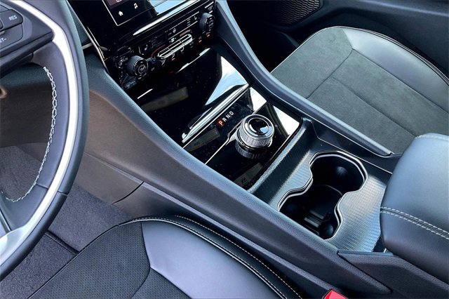 New 2025 Jeep Grand Cherokee L Altitude image 8