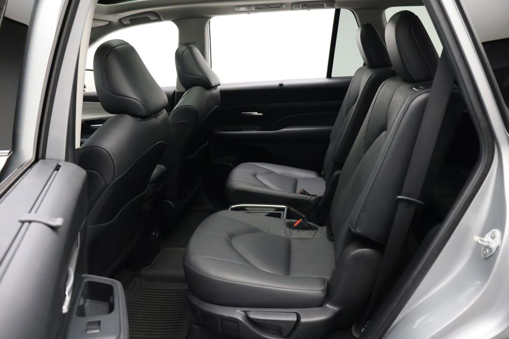Used 2024 Toyota Grand Highlander Limited image 19