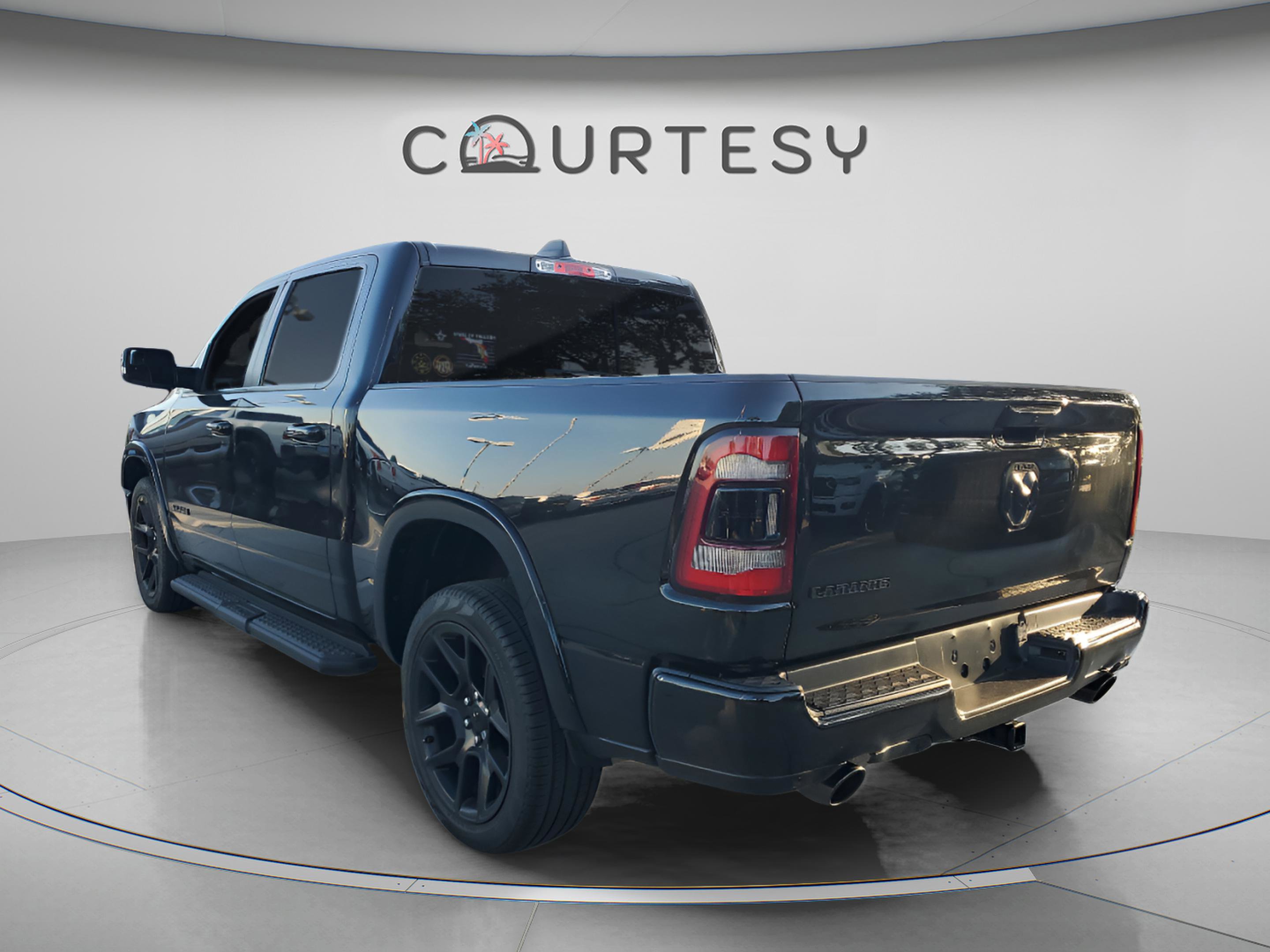 Certified 2022 RAM 1500 Laramie RWD image 2