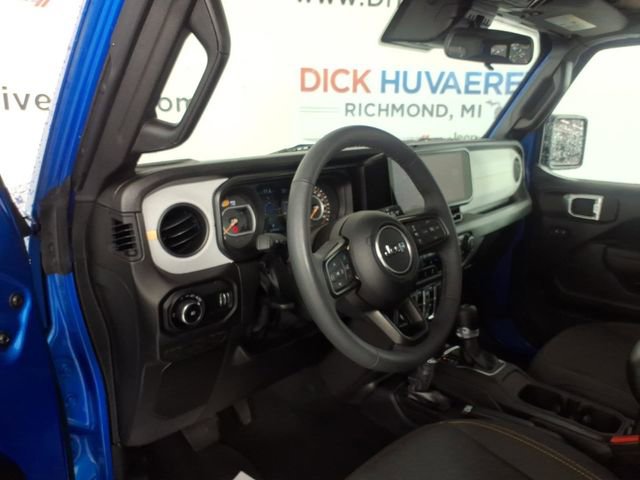 Used 2025 Jeep Wrangler Sport S AWD/4WD image 13