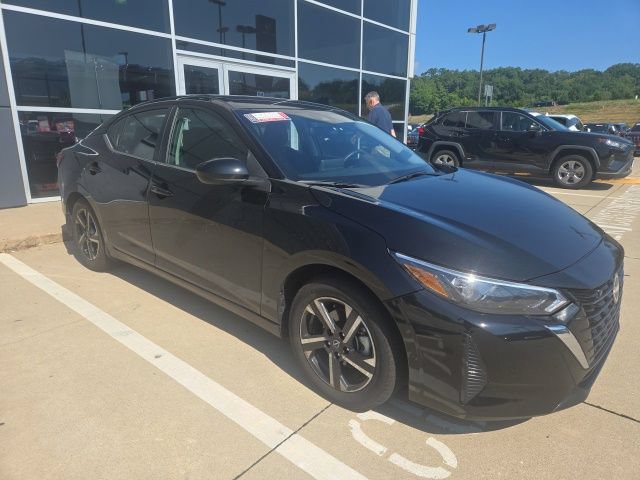 Used 2025 Nissan Sentra SV FWD image 2