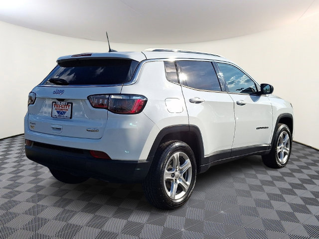 Used 2023 Jeep Compass Latitude w/ Convenience Group AWD/4WD image 6