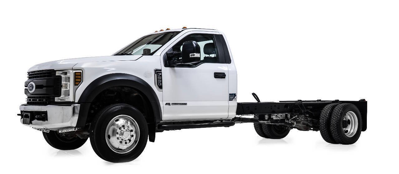 Used 2018 Ford F550 4x4 Regular Cab Super Duty image 2