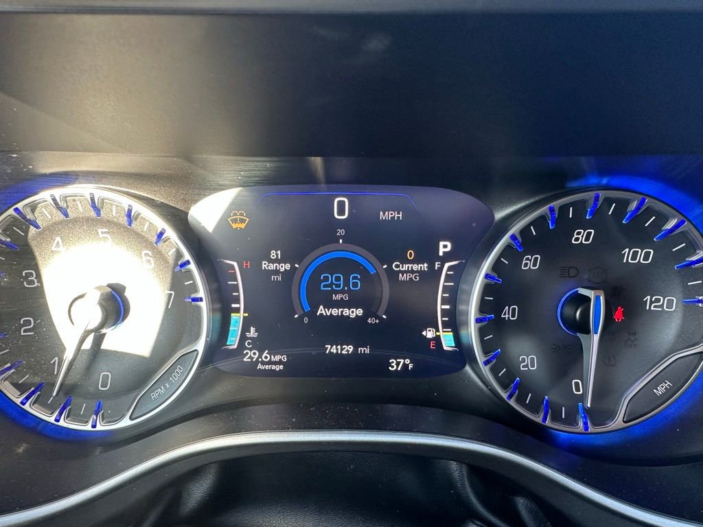 Used 2024 Chrysler Pacifica Touring-L image 35