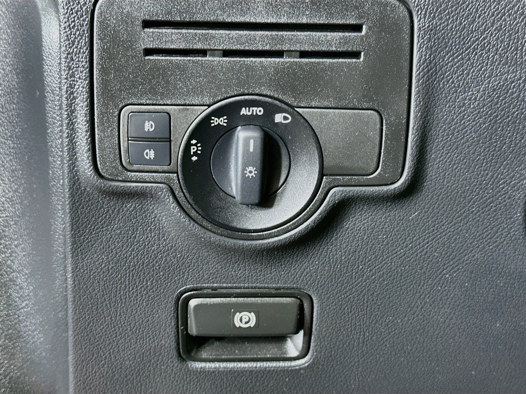 Used 2020 Mercedes-Benz Metris image 17