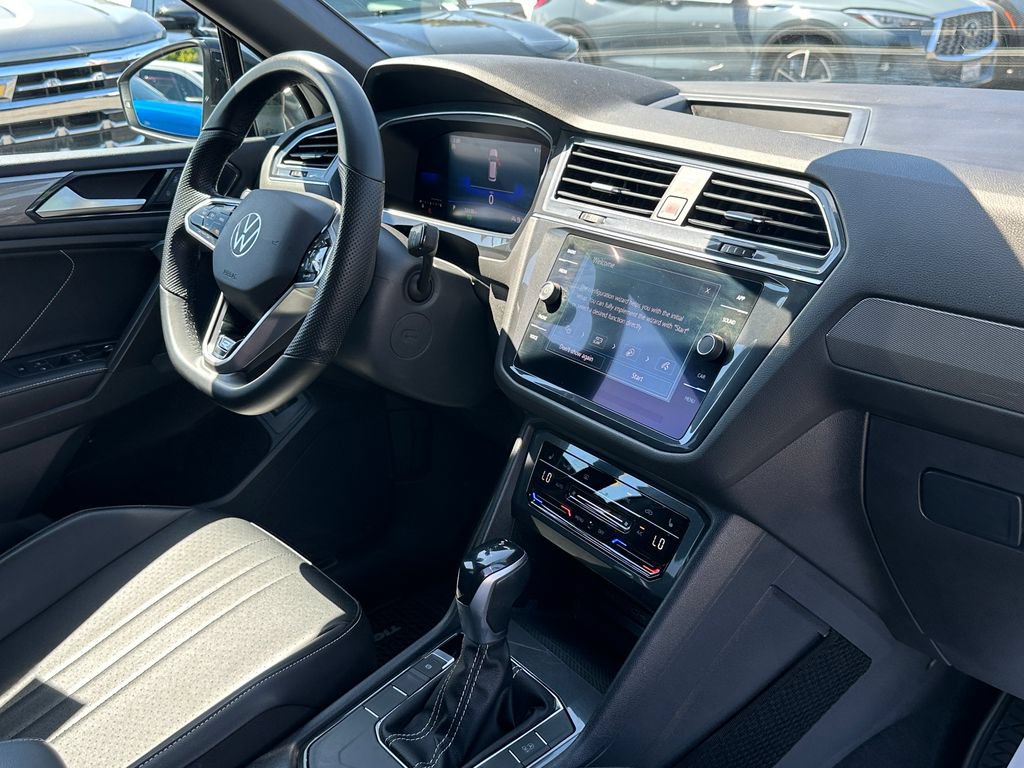 Used 2022 Volkswagen Tiguan SE R-Line FWD image 14